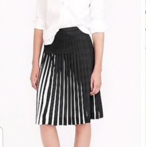 J. Crew Charcoal Gray and White Pleated Skirt SK5